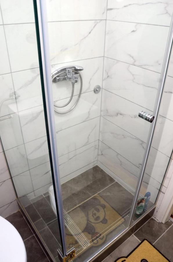Apartman Djura Belgrado Esterno foto