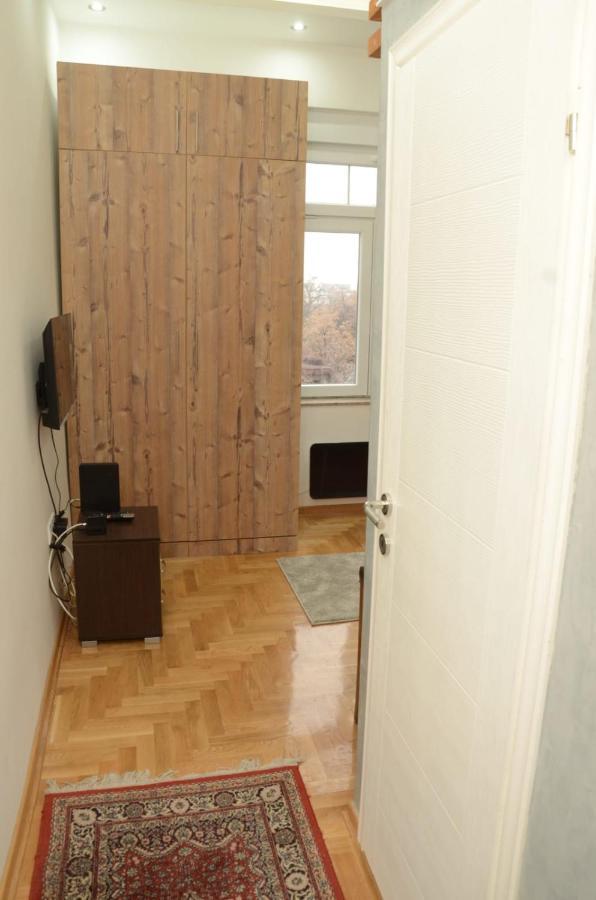 Apartman Djura Belgrado Esterno foto